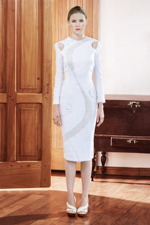 White linen dress with pearl applications – Shantall Lacayo