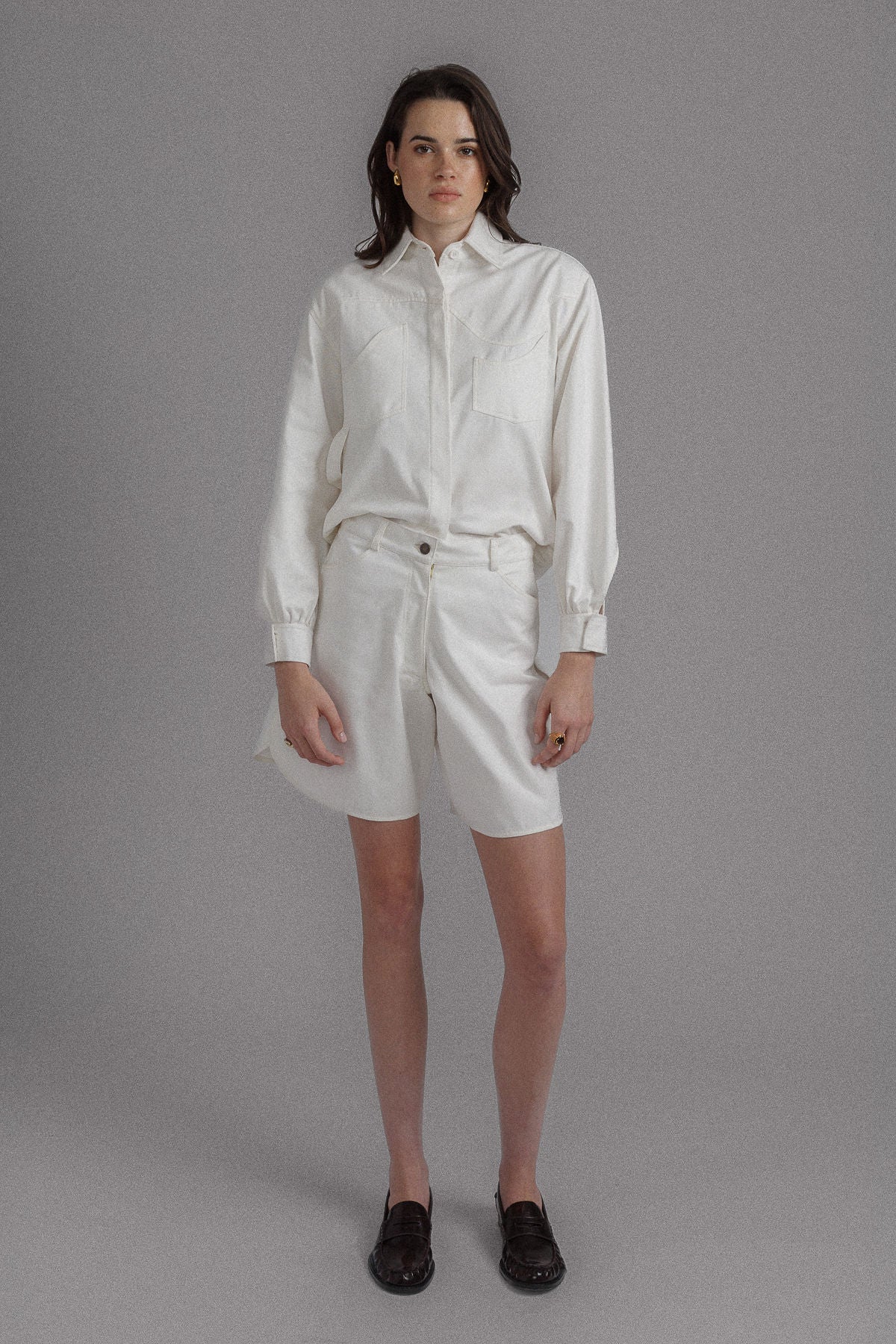 OFF WHITE BAGGY SHORTS