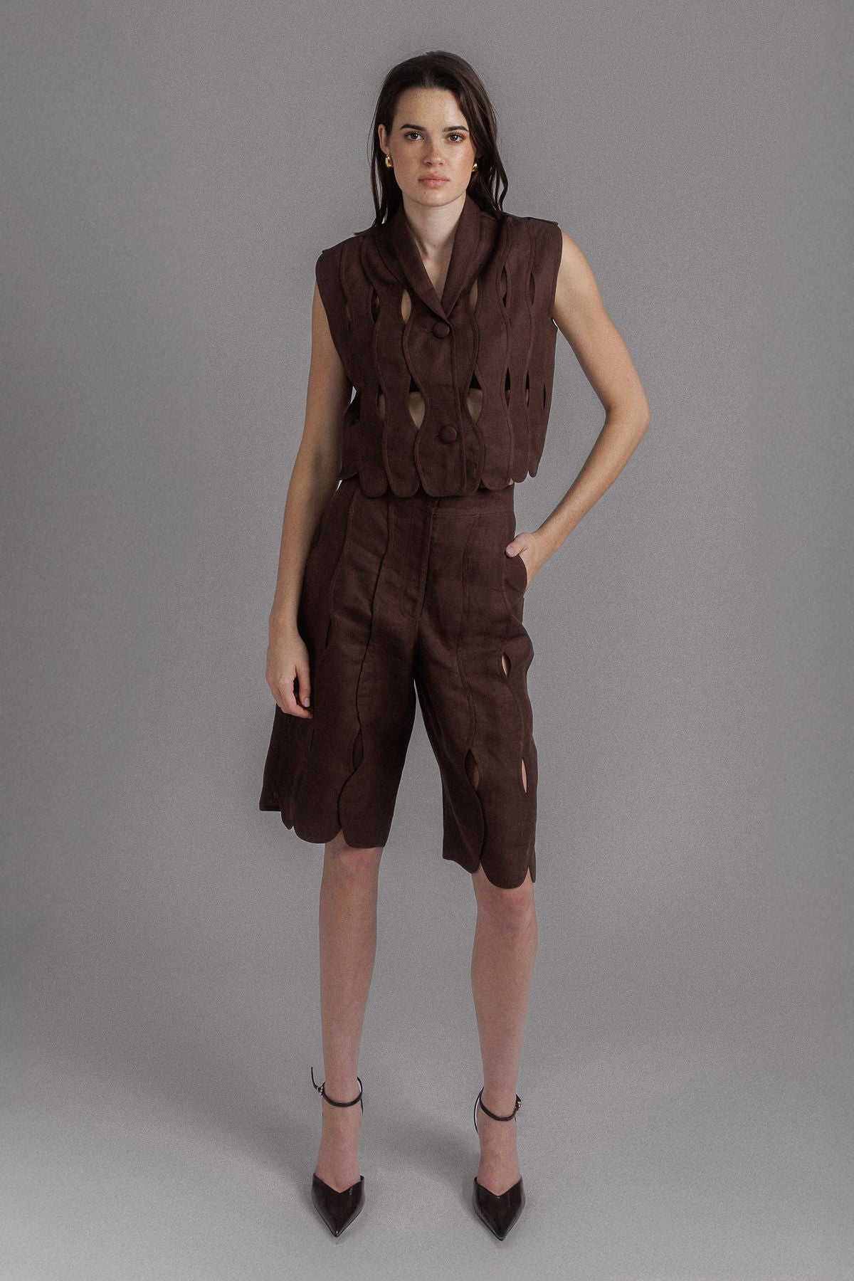 CHOCOLATE LINEN BERMUDA SHORTS