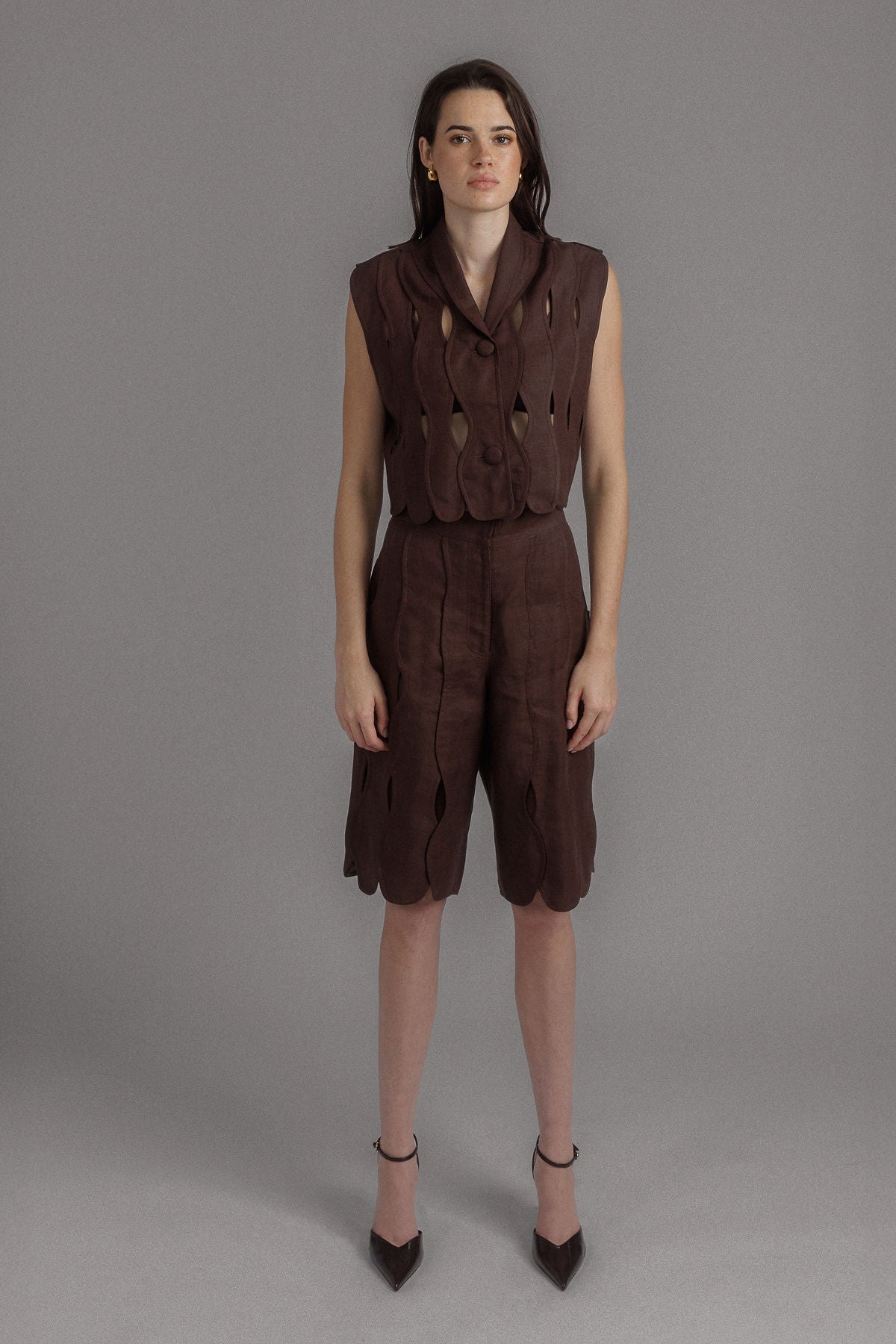 CHOCOLATE LINEN BERMUDA SHORTS