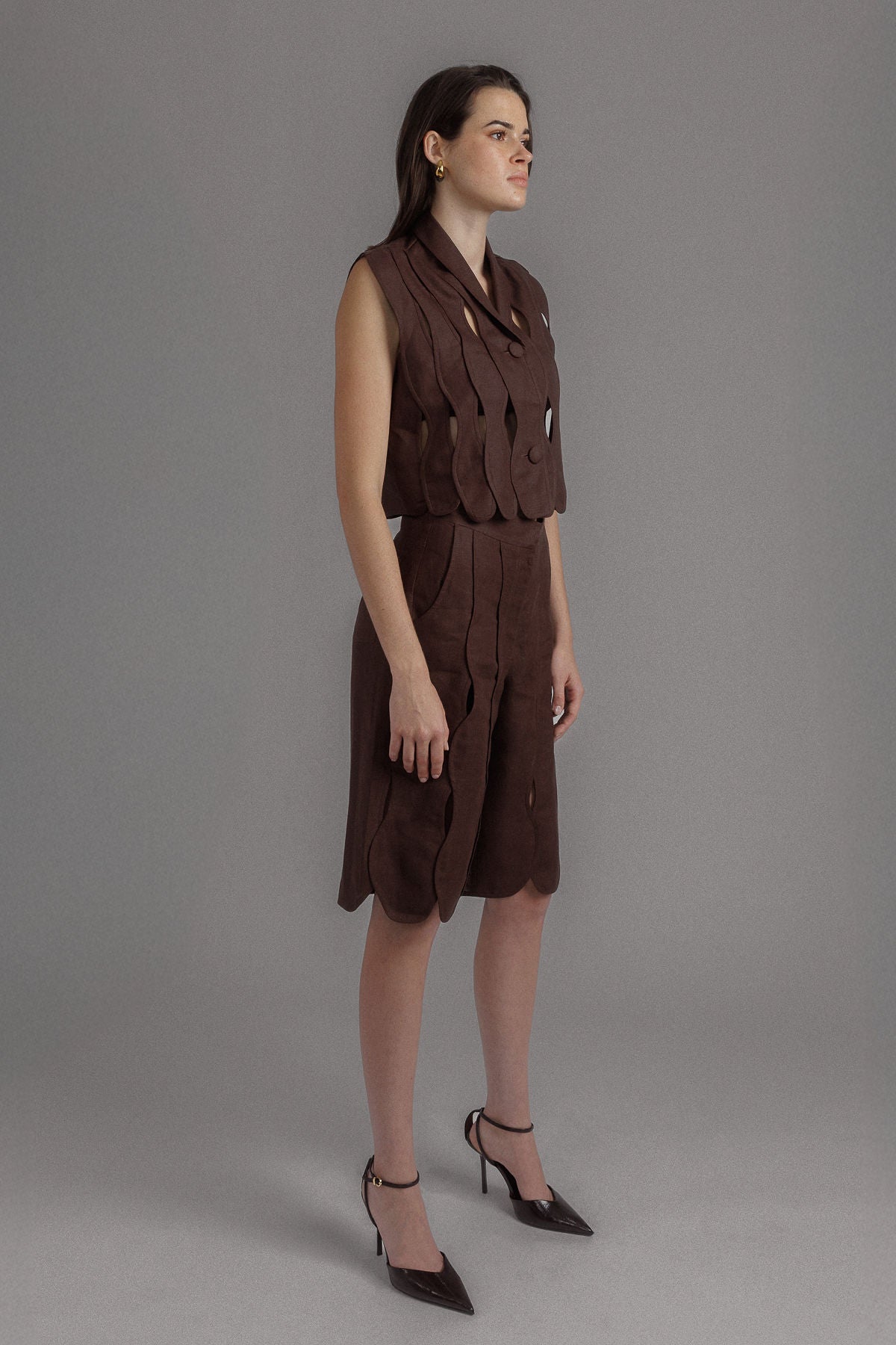 CHOCOLATE LINEN BERMUDA SHORTS