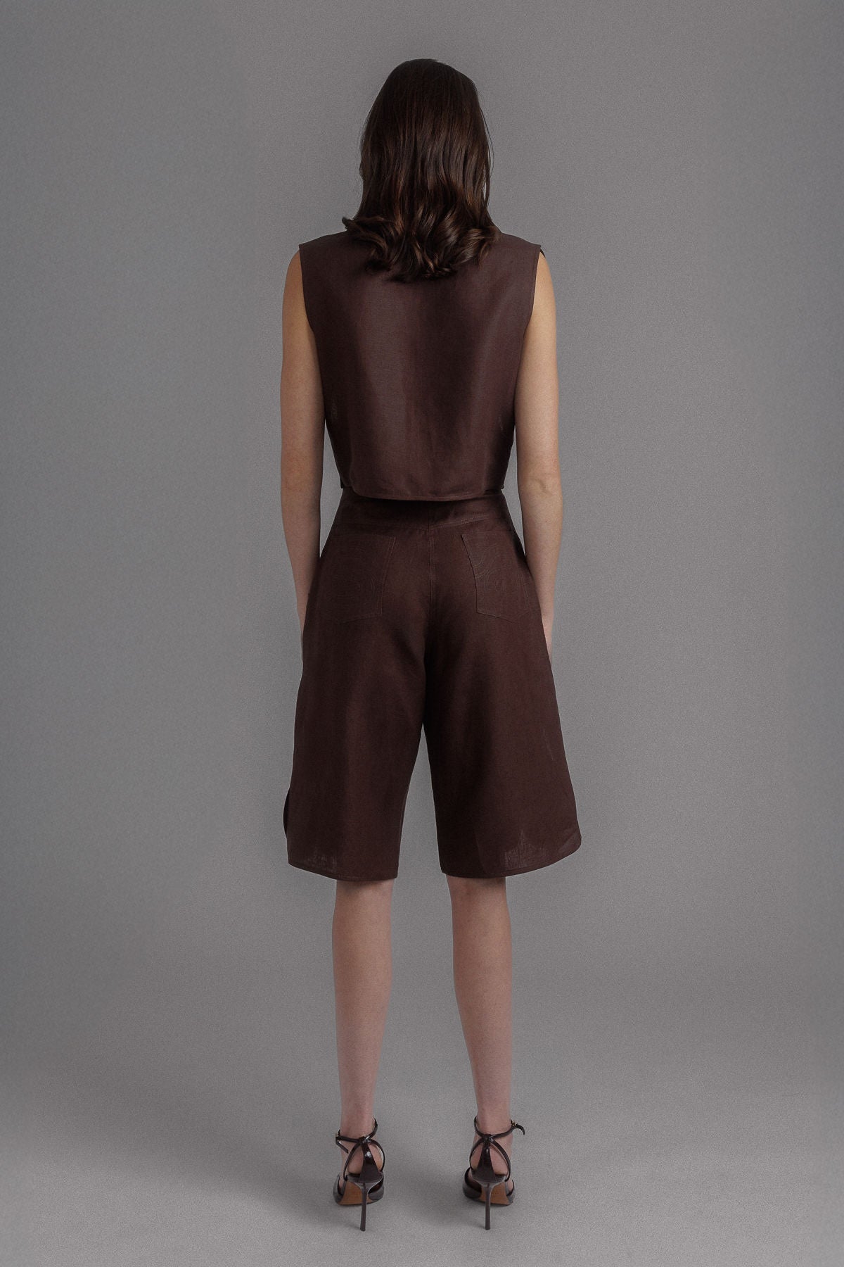 CHOCOLATE IRREGULAR ASSEMBLED CROP TOP