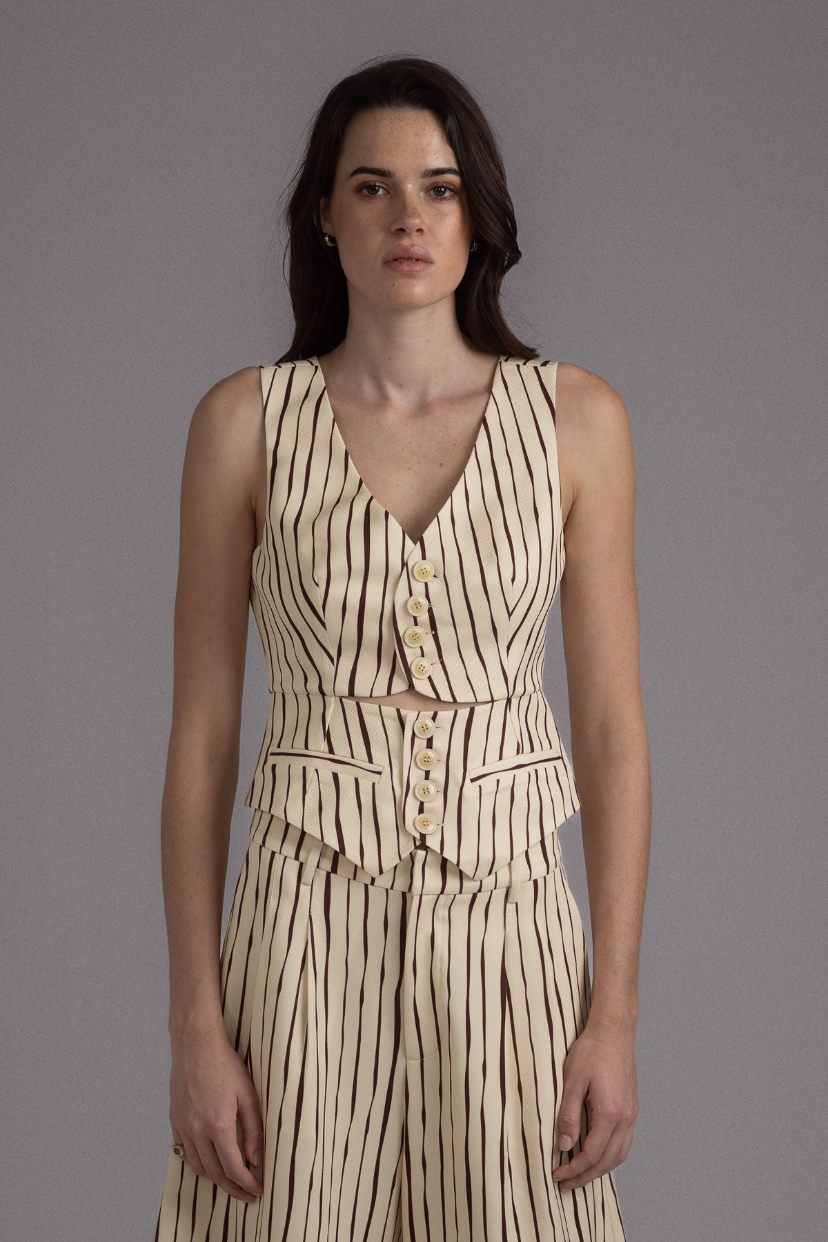 BUTTER PRINTED ILLUSION FRONT VEST