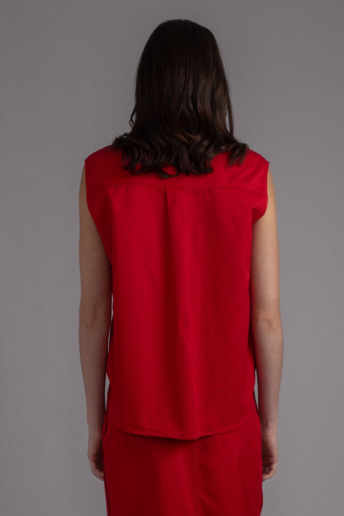 RED ASYMMETRIC SLEEVELESS SHIRT