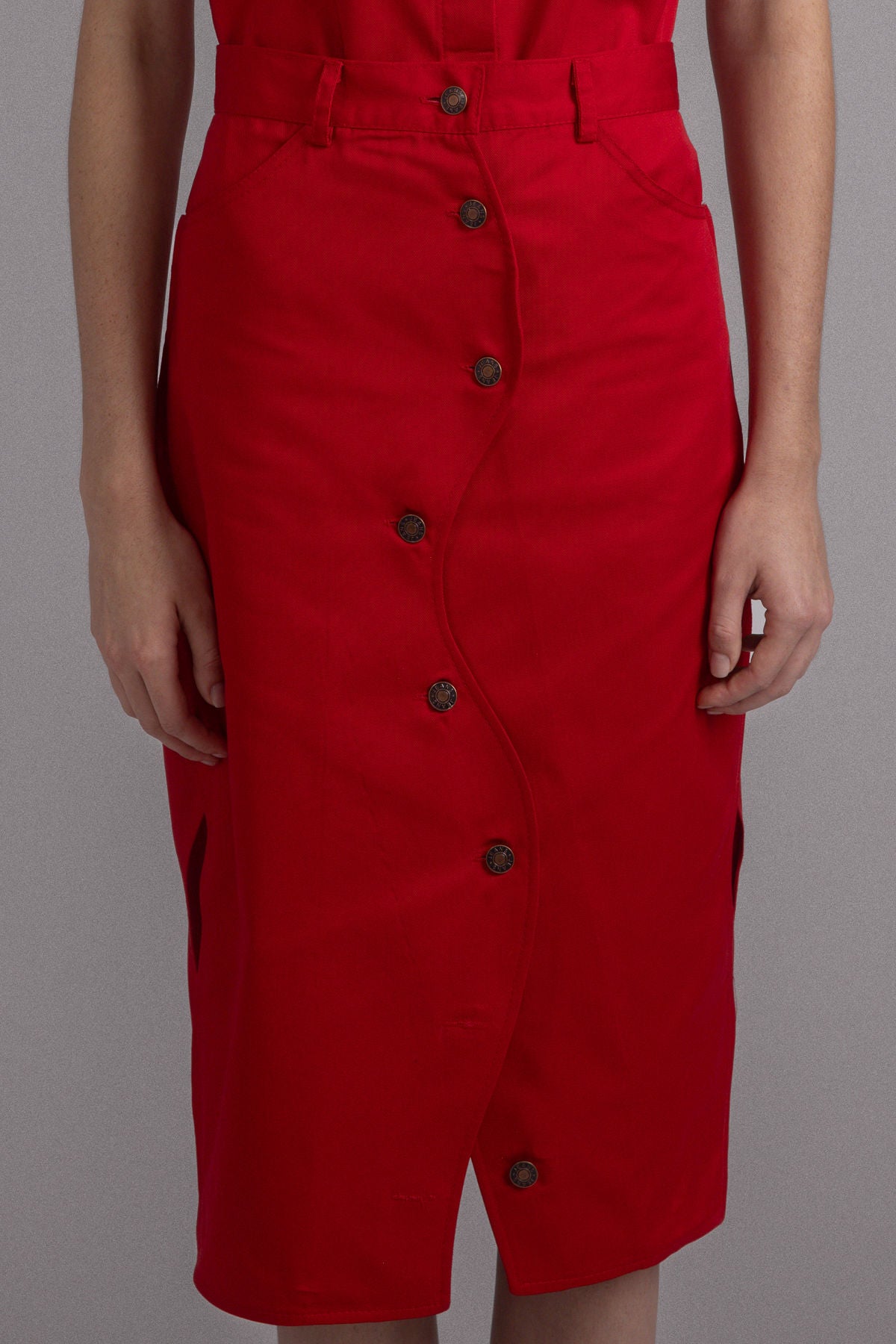 RED WAVE OVERLAP SKIRT