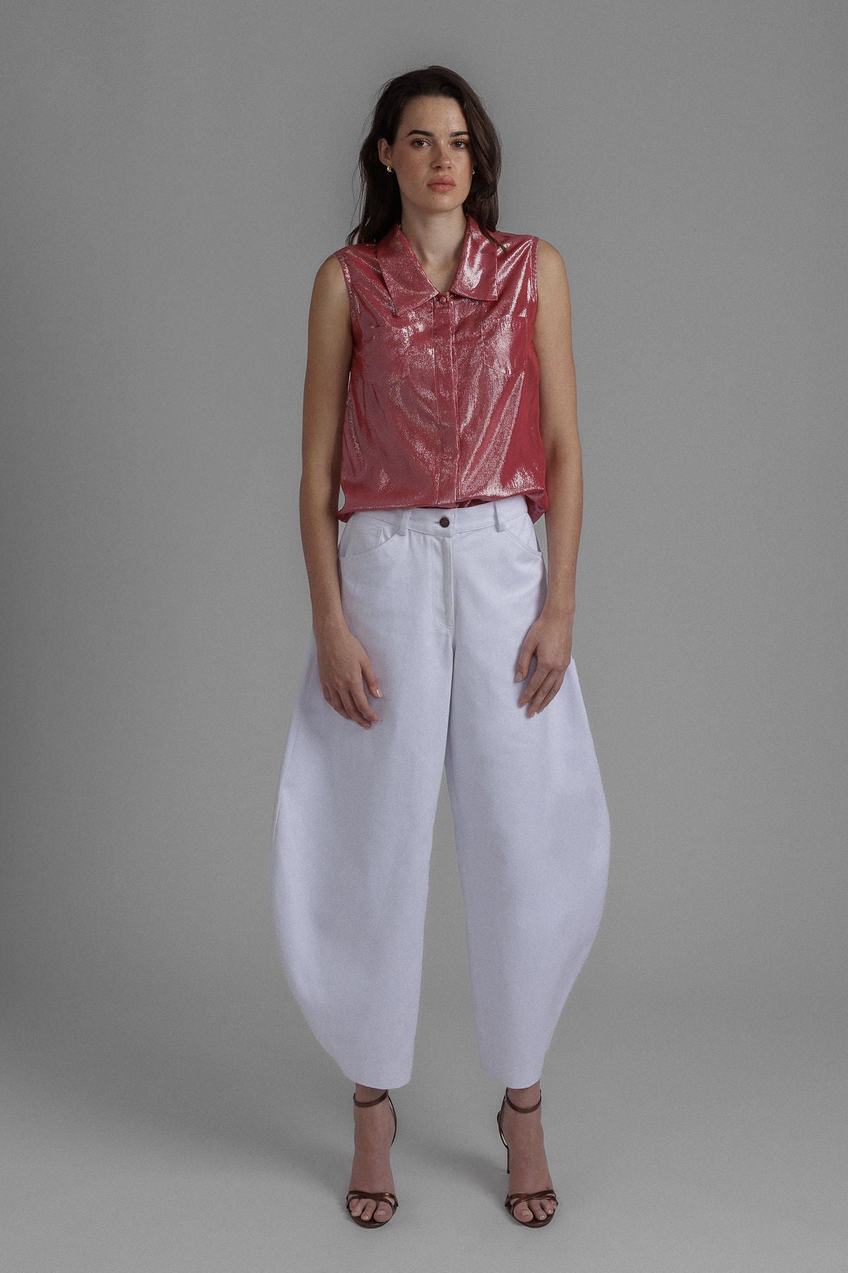 SLEEVELESS LAMÉ SILK SHIRT