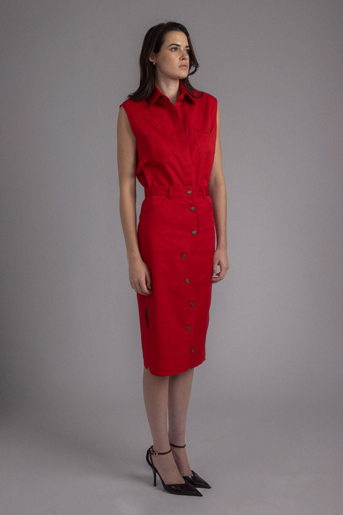 RED ASYMMETRIC SLEEVELESS SHIRT