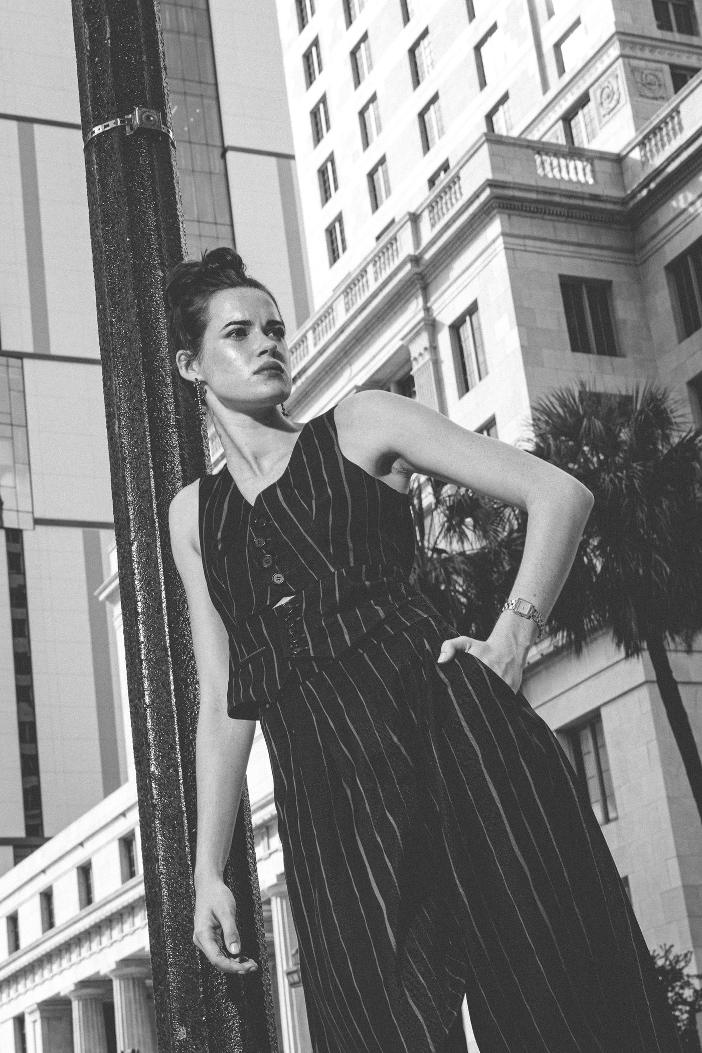 BLACK PRINTED ILLUSION FRONT VEST