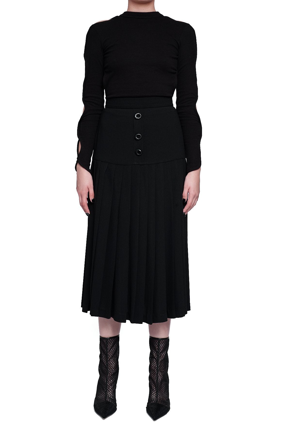 Pleated Black Skirt - Shantall Lacayo