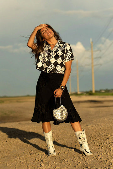 WHITE TIGER PRINT BUTTON-UP CROP TOP